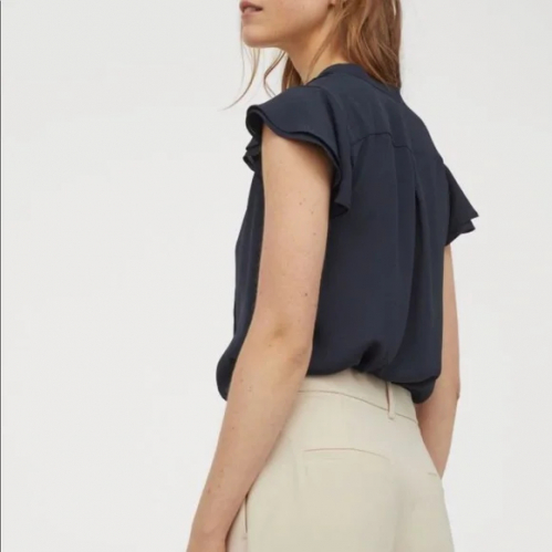 Блузка з V подібним вирізом для жінки H&amp;M 0872378-001 42 / XL темно-синій  80931