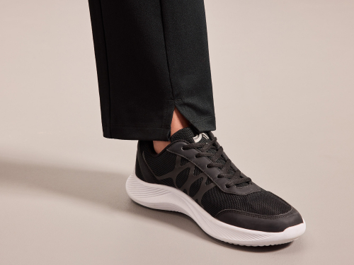 Спортивні штани M  Regular Fit з кишенею для ключів для жінки Crivit 434776 чорний 89732