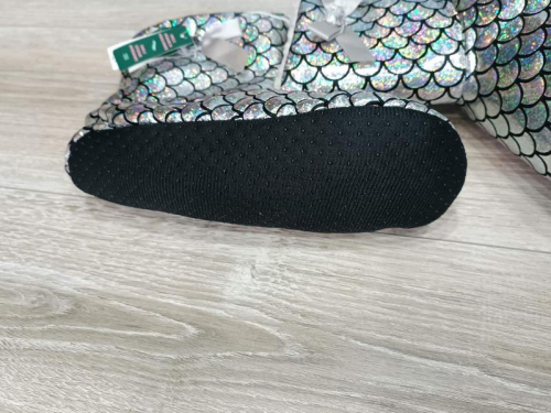 Хатні капці утеплені з блискучої тканини для жінки Ardene 9B-FW300029 розмір взуття 35-36 сірий  78505